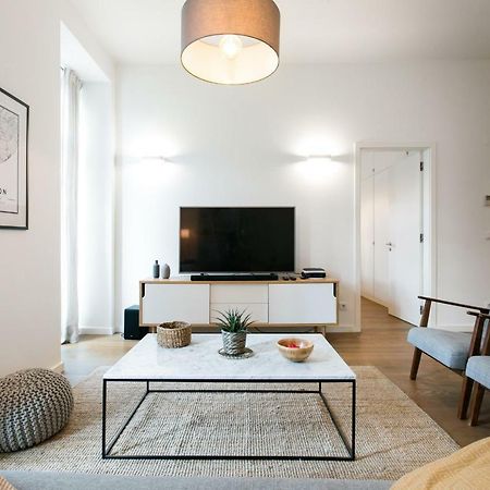 Urban Chic Apartment In The Heart Of Historic Lisbon Bagian luar foto