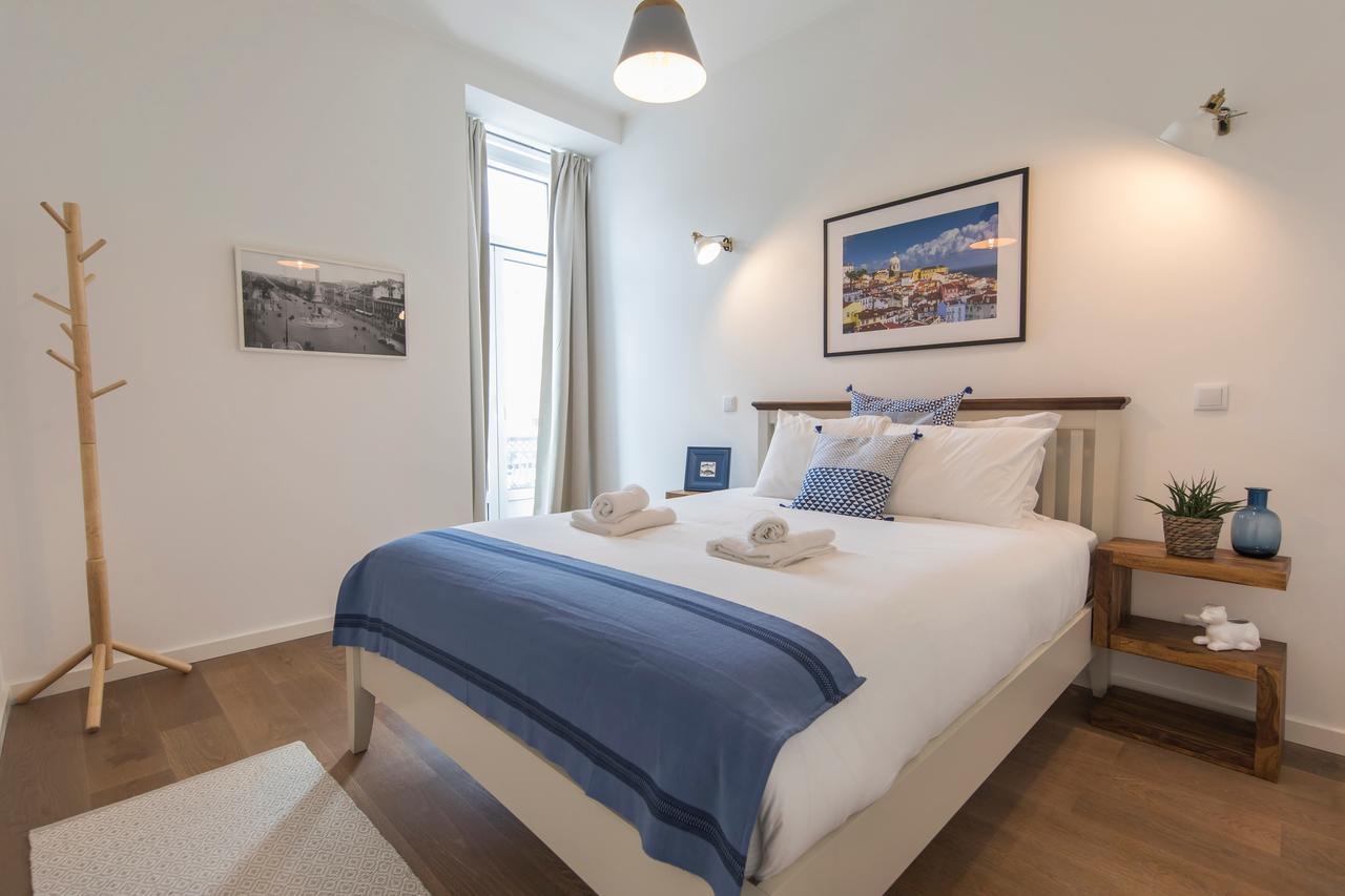 Urban Chic Apartment In The Heart Of Historic Lisbon Bagian luar foto