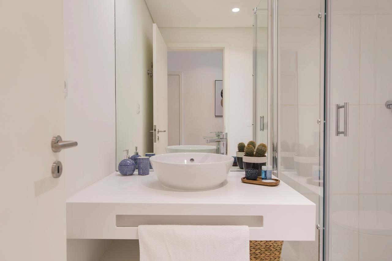 Urban Chic Apartment In The Heart Of Historic Lisbon Bagian luar foto
